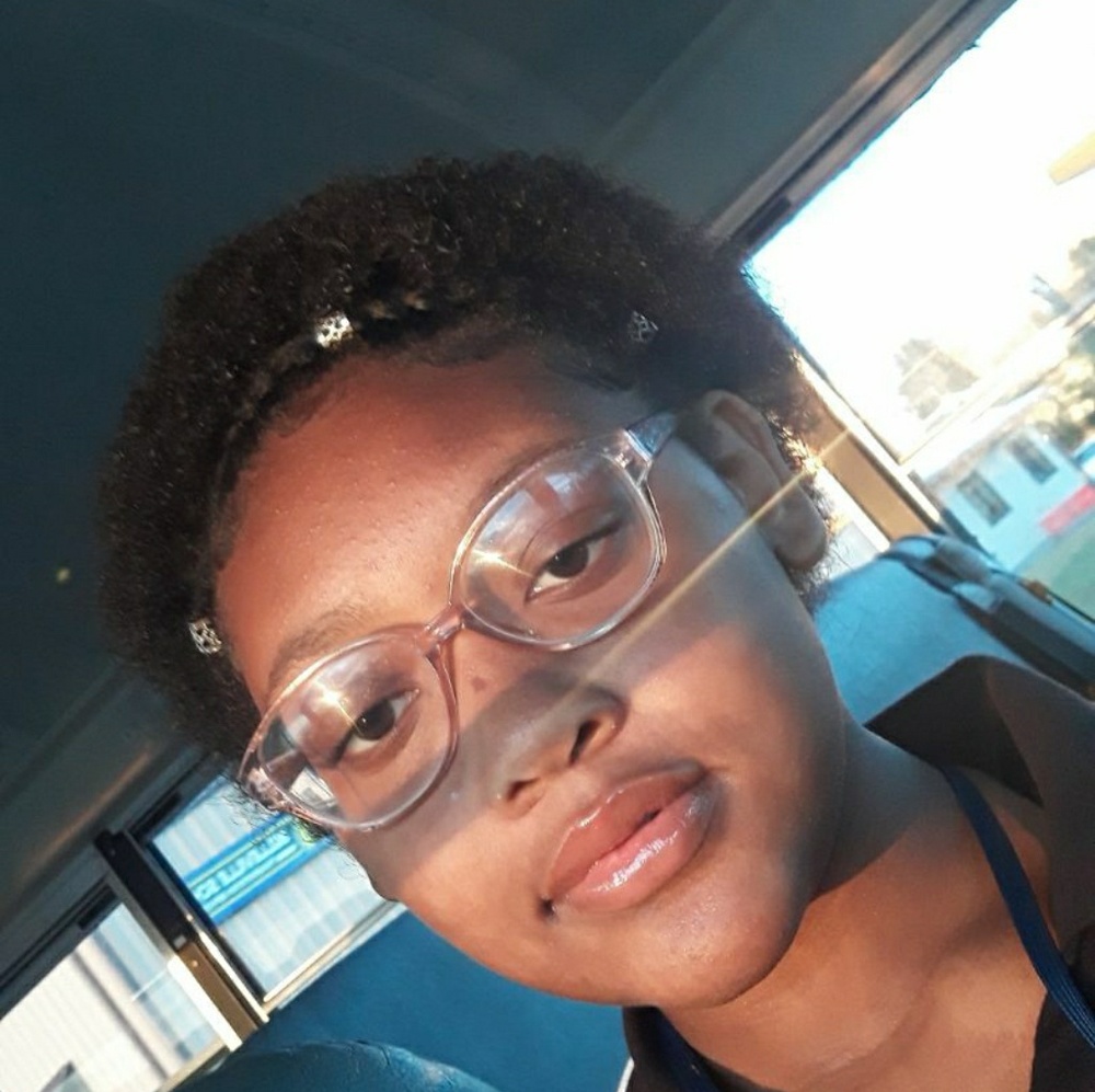 Meet your Posher, Kayla